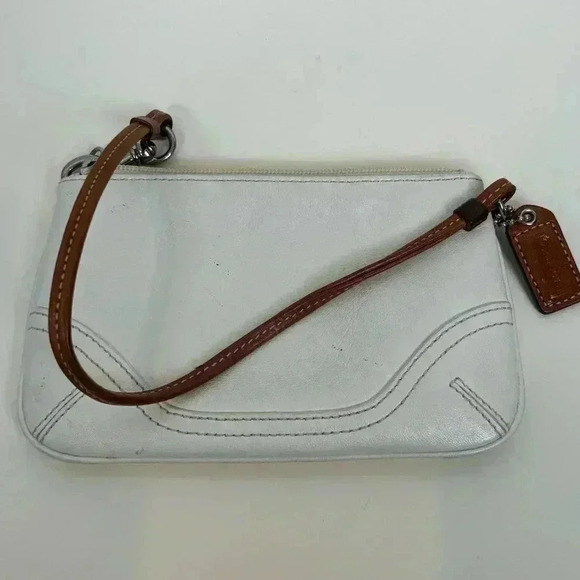 COACH Signature Ivory & Brown Leather Clutch/Wristlet & Strap with Hangtag - Picture 3 of 8